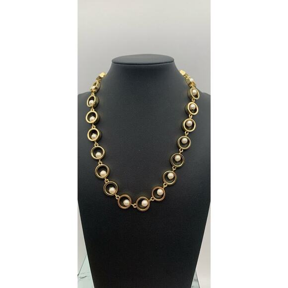 Ann Taylor Statement Necklace Gold tone Circle Chain Faux Pearls 18 Inches - Picture 2 of 4